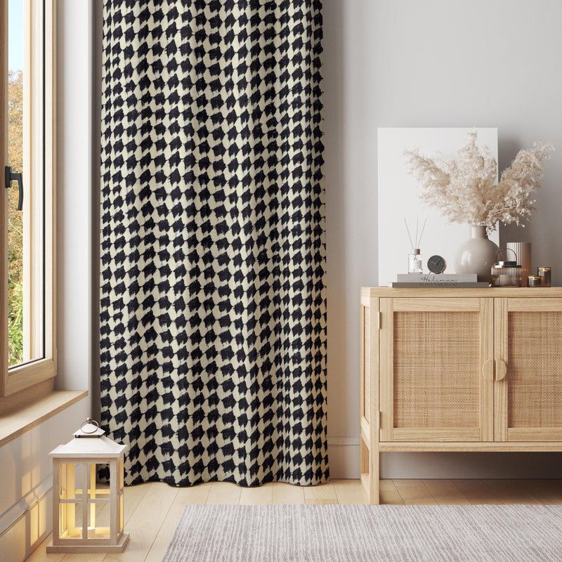 Modern Houndstooth Curtain – Bold Black and Cream Checkered Panel with Artistic Twist