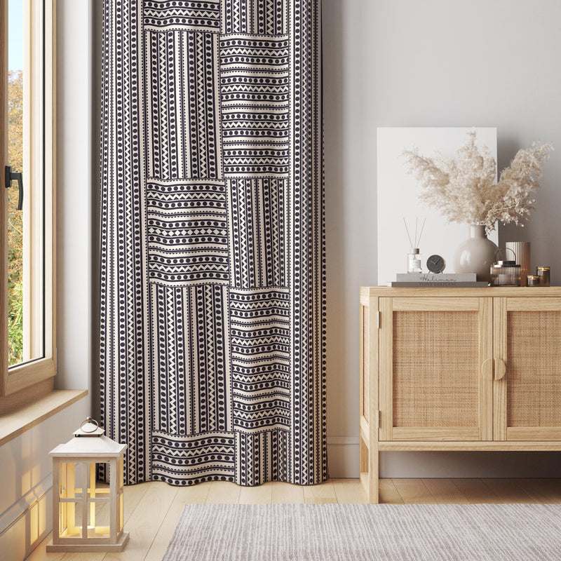 Tribal Geometric Curtain – Monochrome Ethnic Stripe Pattern for Boho or Modern Spaces